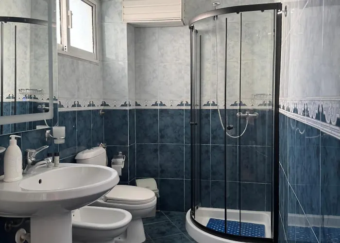 Xhelo's Pensionat 3*